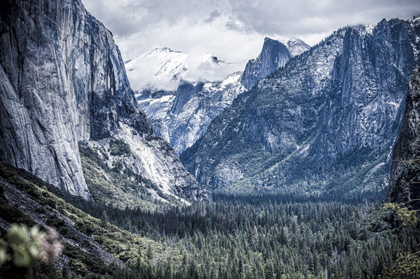 Tunnel View in Yosemite National Park in Californië, Verenigde Staten - Foto, afbeelding