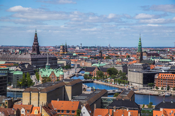 デンマークのコペンハーゲン市とニューハウン運河 - 写真・画像