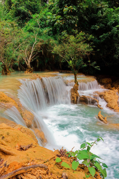 Тат Куанг Си Водопады Прекрасный пейзаж в Луанг Прабанге, Лаос
 - Фото, изображение