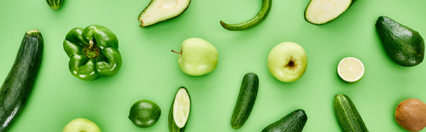 biber, kabak, kivi, limon, salatalık ve avokado panoramik atış - Fotoğraf, Görsel