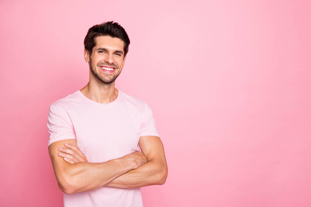 Portrait of his he nice attractive lovely sportive cheerful cheery glad content guy folded arms enjoying healthy lifestyle isolated over pink pastel background - Fotografie, Obrázek