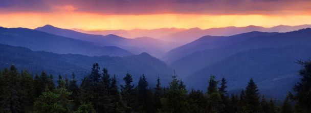 захід сонця в горах
 - Фото, зображення