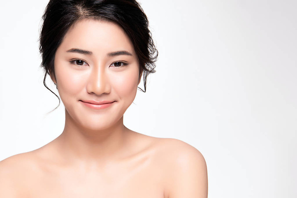 Hermosa joven asiática mujer con limpia piel fresca, - Foto, Imagen