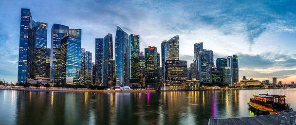 Вигляд променади затоки Марина в Сінгапурі. - Фото, зображення