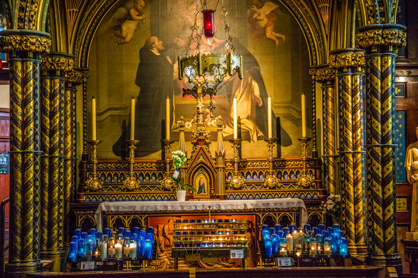 Notre Damen katedraali Montrealissa Kanadassa
 - Valokuva, kuva