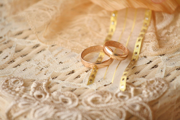 Wedding rings - Φωτογραφία, εικόνα