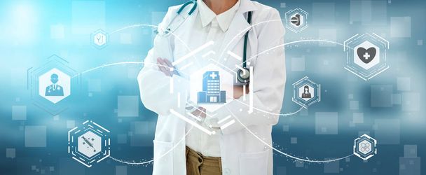 Arzt mit medizinischer Gesundheitsgrafik im Krankenhaus - Foto, Bild