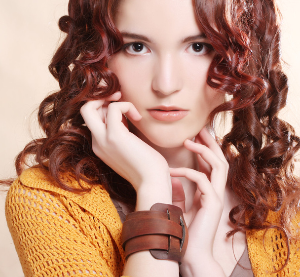 Woman with long curly hair - Fotó, kép