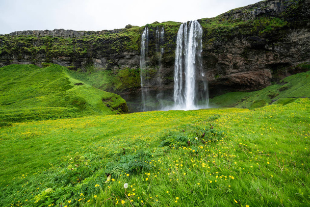 Водоспад Сельяландсфосс в Ісландії. - Фото, зображення