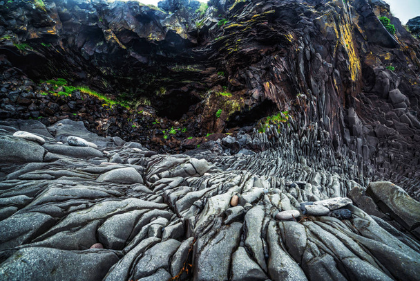 Paisaje costero rocoso en Hellnar, Islandia. - Foto, imagen