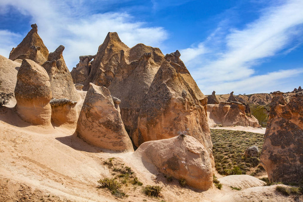 Formaciones de piedra en Capadocia Turquía
 - Foto, Imagen