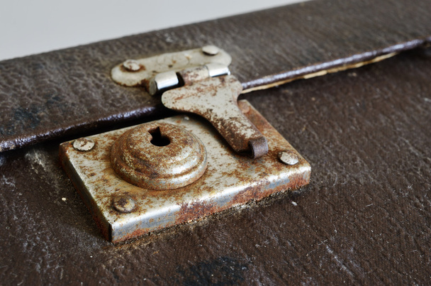 παλιά κλειδαριά εκλεκτής ποιότητας βαλίτσα - Φωτογραφία, εικόνα