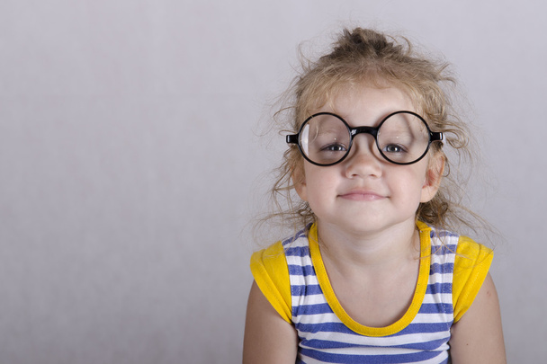 Portrait-old girl in funny glasses - Photo, Image
