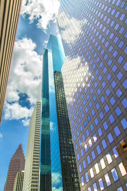 fachada do arranha-céu no centro de Houston
 - Foto, Imagem