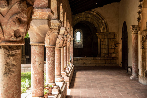 Cloister with areches and columns in NYC - Photo, Image