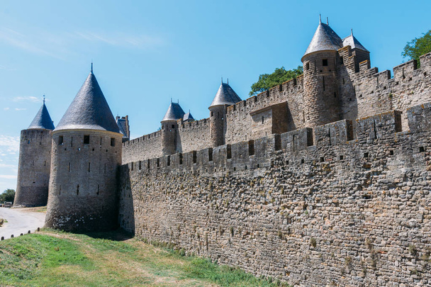 Carcassonnen linnoituksen yksityiskohdat
 - Valokuva, kuva