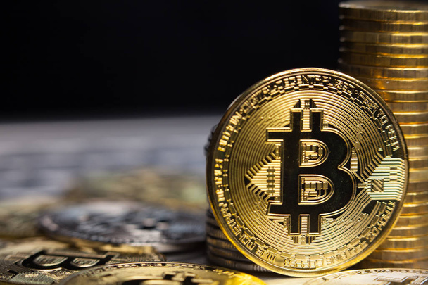 Kryptowährung, virtuelles Internet-Geld Bitcoin. Währungstechnologie - Foto, Bild