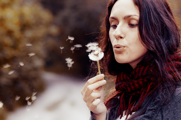 Girl with dandelion - Fotografie, Obrázek