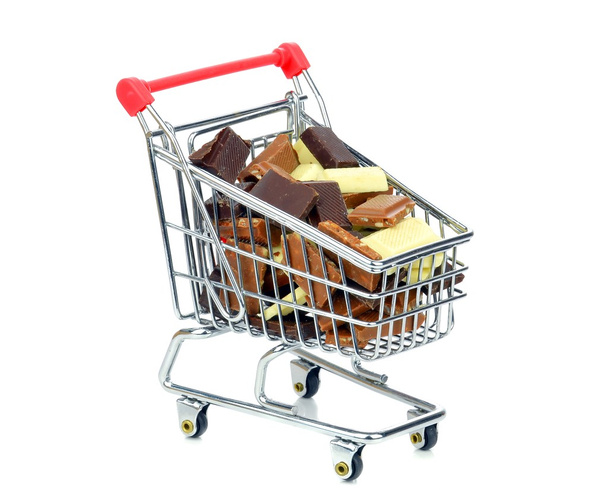Chocolate en un carrito de compras
 - Foto, imagen