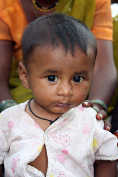 Vauva köyhyydessä
 - Valokuva, kuva