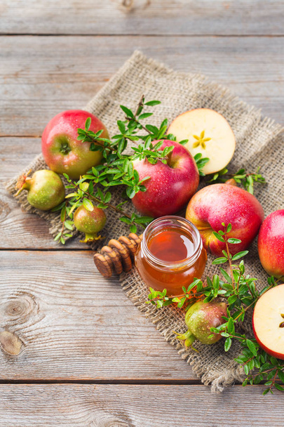 Rosh Hashana, conceito de feriado do ano novo judaico, mel, maçã, romã
 - Foto, Imagem