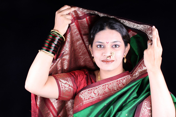 Covering Sari - Photo, Image