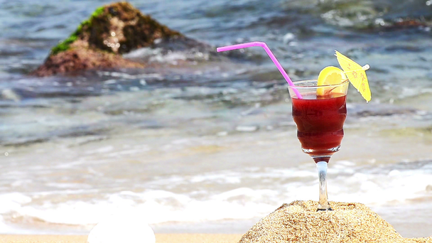 cocktail op strand - Video