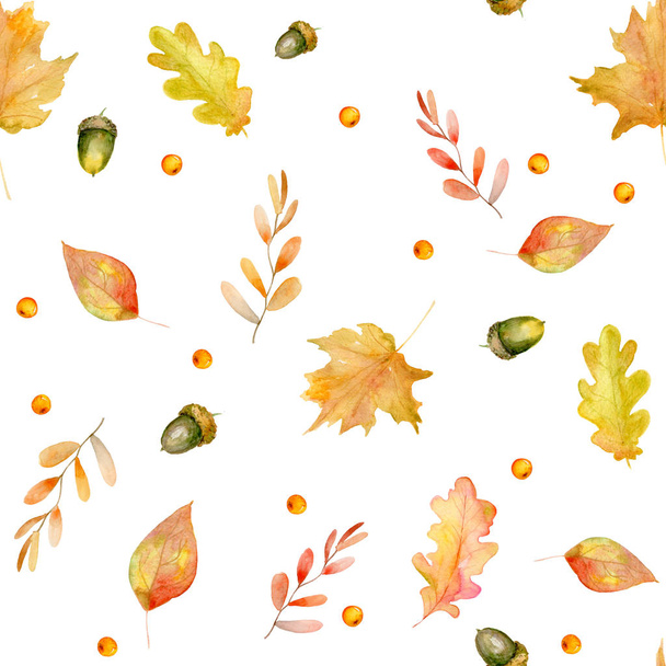 Бесшовный осенний узор с сухими желтыми листьями, рябинами и желудями
 - Фото, изображение