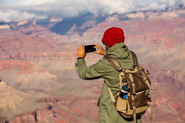 Un excursionista en el Parque Nacional del Gran Cañón, South Rim, Arizona, U
 - Foto, Imagen