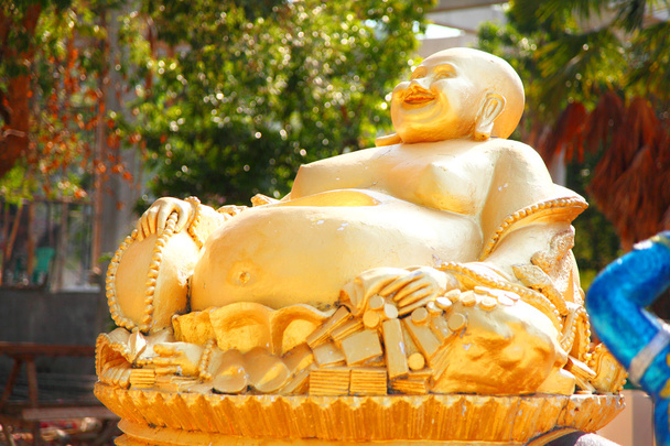 Buddhan veistos Thaimaan temppelissä
 - Valokuva, kuva