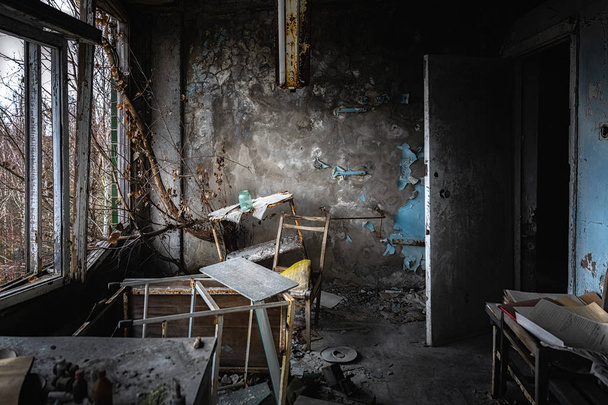 Deserted Hospital room in Pripyat, Chernobyl Excusion Zone 2019 - Fotoğraf, Görsel