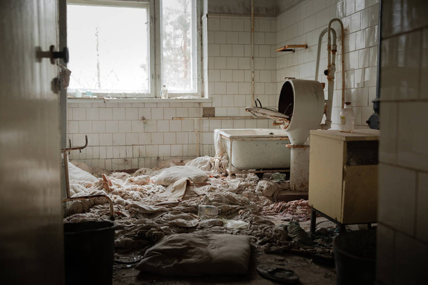 Old laundry room of abandoned hospital - Fotoğraf, Görsel