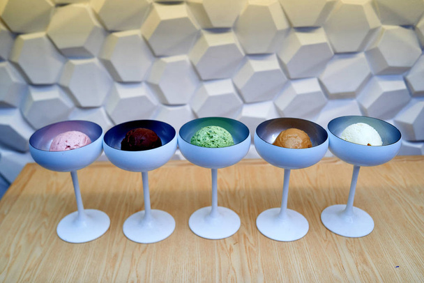 cinque tipi di gelato
 - Foto, immagini