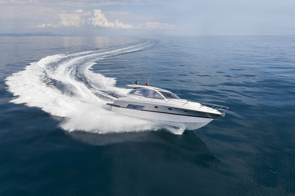 モーター ボートは、リオのヨットの最高のイタリアのヨット - 写真・画像