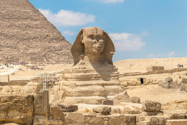 Monumento a la Esfinge con el cuerpo de un león y la cabeza de un faraón, Egipto
 - Foto, Imagen
