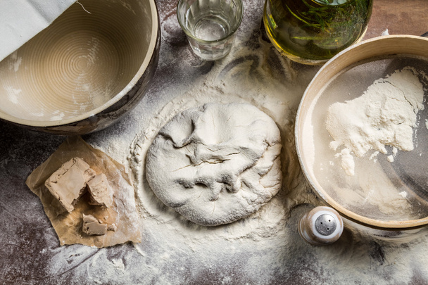 Pizza dough made from yeast and flour - Fotografie, Obrázek