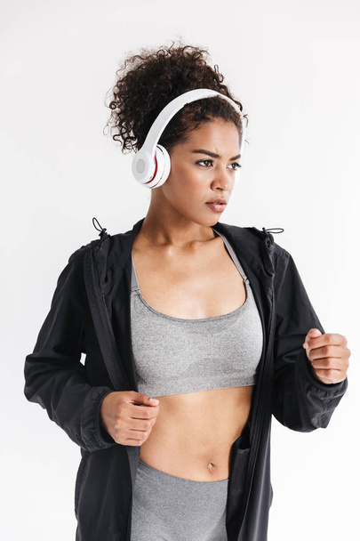 Beautful young amazing sports fitness african boxer woman isolated over white background. - Fotografie, Obrázek