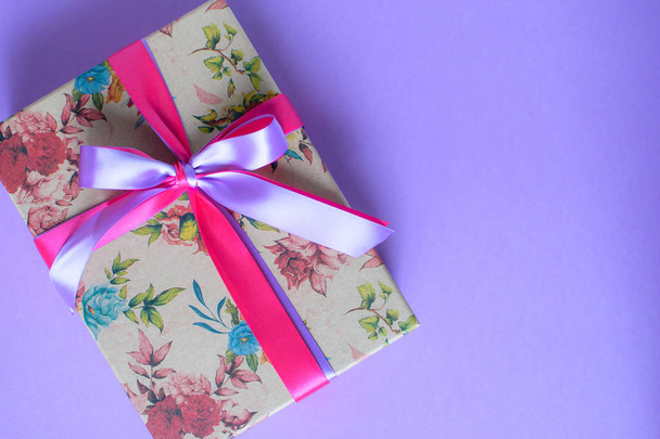 A gift box with a bow. - Photo, Image