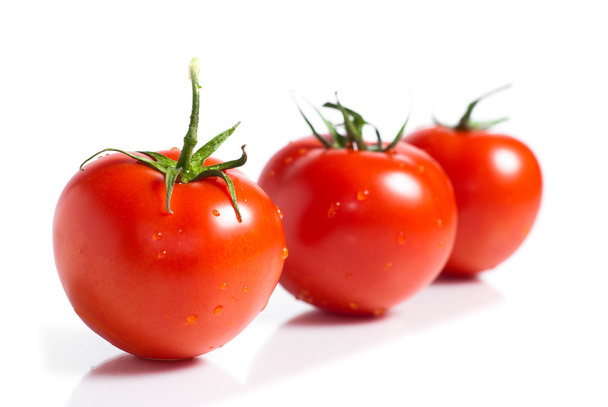 красный помидоры изолированы на белом фоне - Фото, изображение