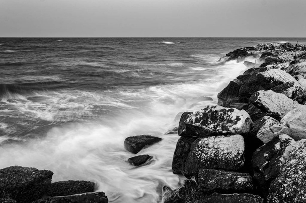 Mar en tempestad larga exposicin  - Foto, Bild