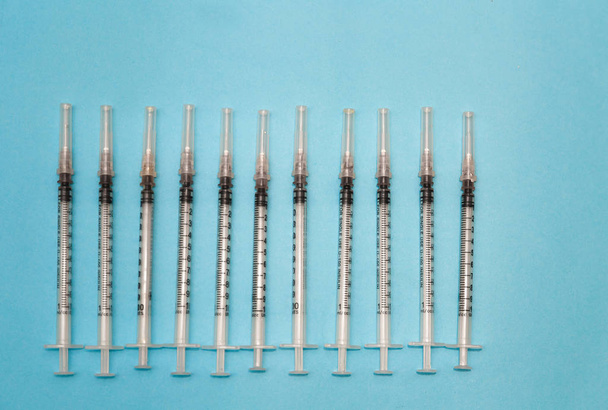 Hypodermic syringe. Medical Injectors - Foto, afbeelding