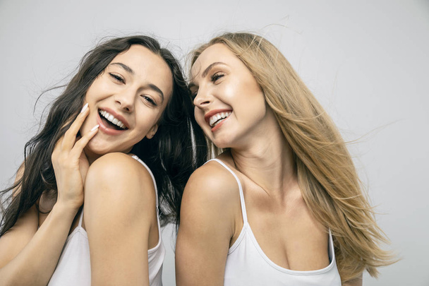 Natural Beauty Young Women Smiling - Photo, Image