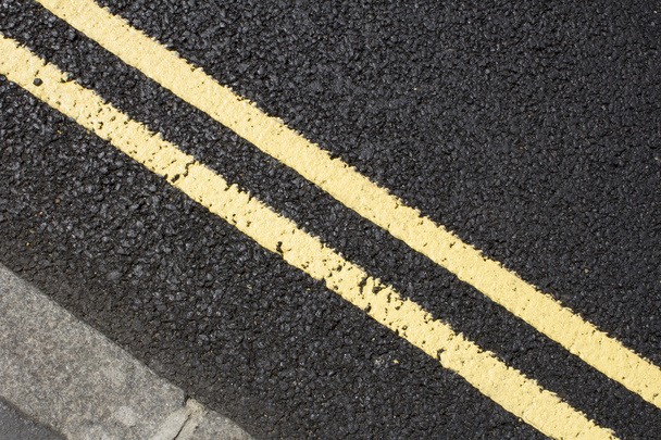 kettős sárga vonal - Fotó, kép