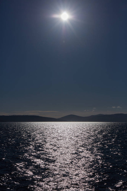 Sonnenreflexe im Mittelmeerraum - Foto, Bild