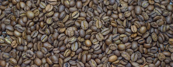 kávové fazole na bílém pozadí pro pozadí textu - Fotografie, Obrázek