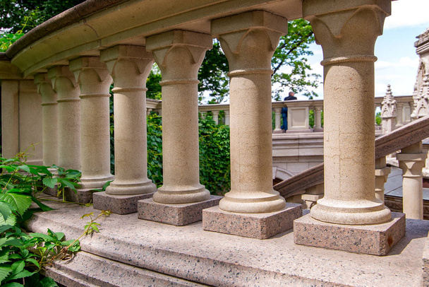 stone balustrades of the balcony, a close up of architectural elements. - Foto, Imagem