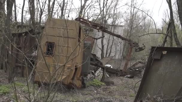 Destoyed technicks i maszyny w Czarnobylu - Materiał filmowy, wideo