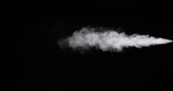 Sentiero fumo bianco isolato su sfondo nero
 - Foto, immagini