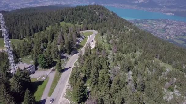 Lac d'Annecy et château vue aérienne en France - Séquence, vidéo