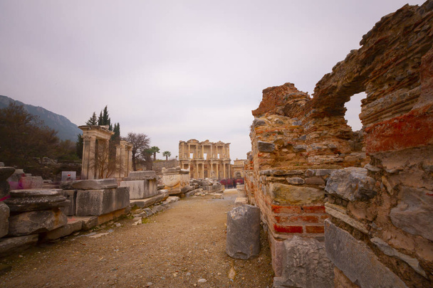 Kościoły podwójne, Efez, Izmir-Turcja - Zdjęcie, obraz